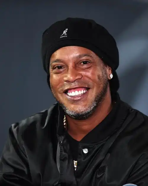 彰显榜样引 彰显榜样引