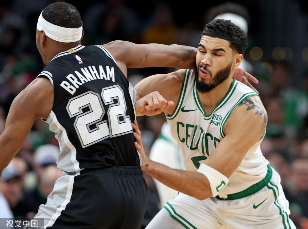 他的头球攻 他的头球攻