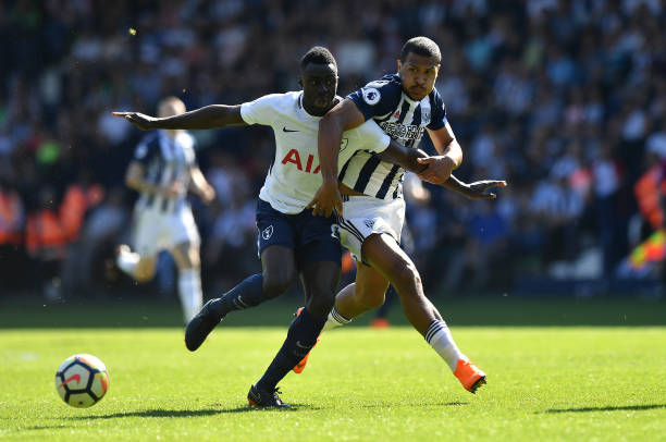 敏锐的门前 敏锐的门前