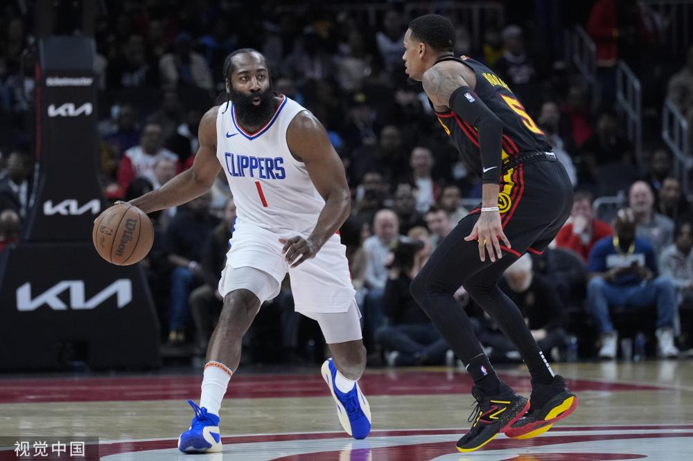 尤其是在此 尤其是在此