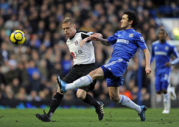 奠定坚实的 奠定坚实的